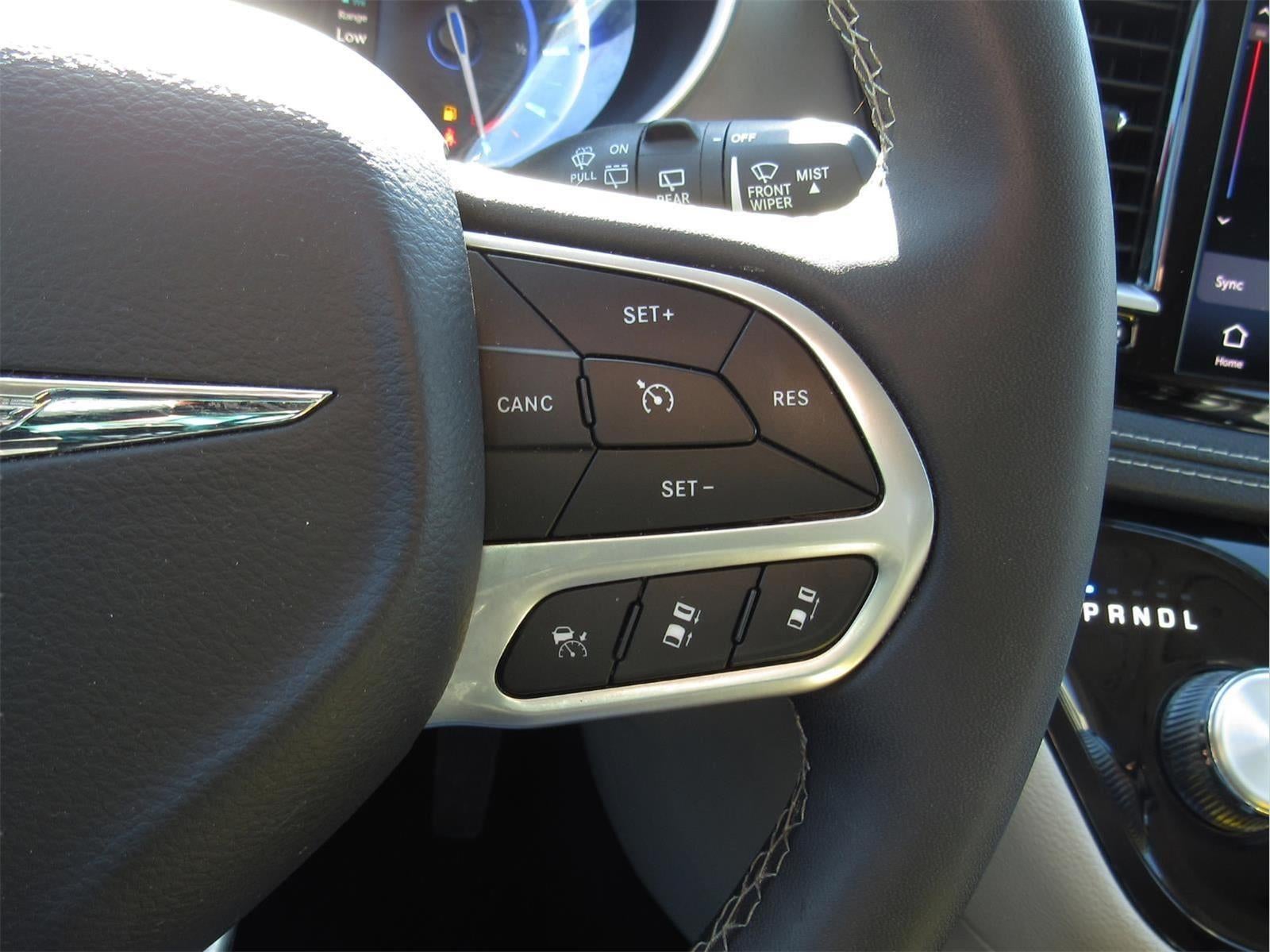 2023 Chrysler Pacifica Hybrid Touring L