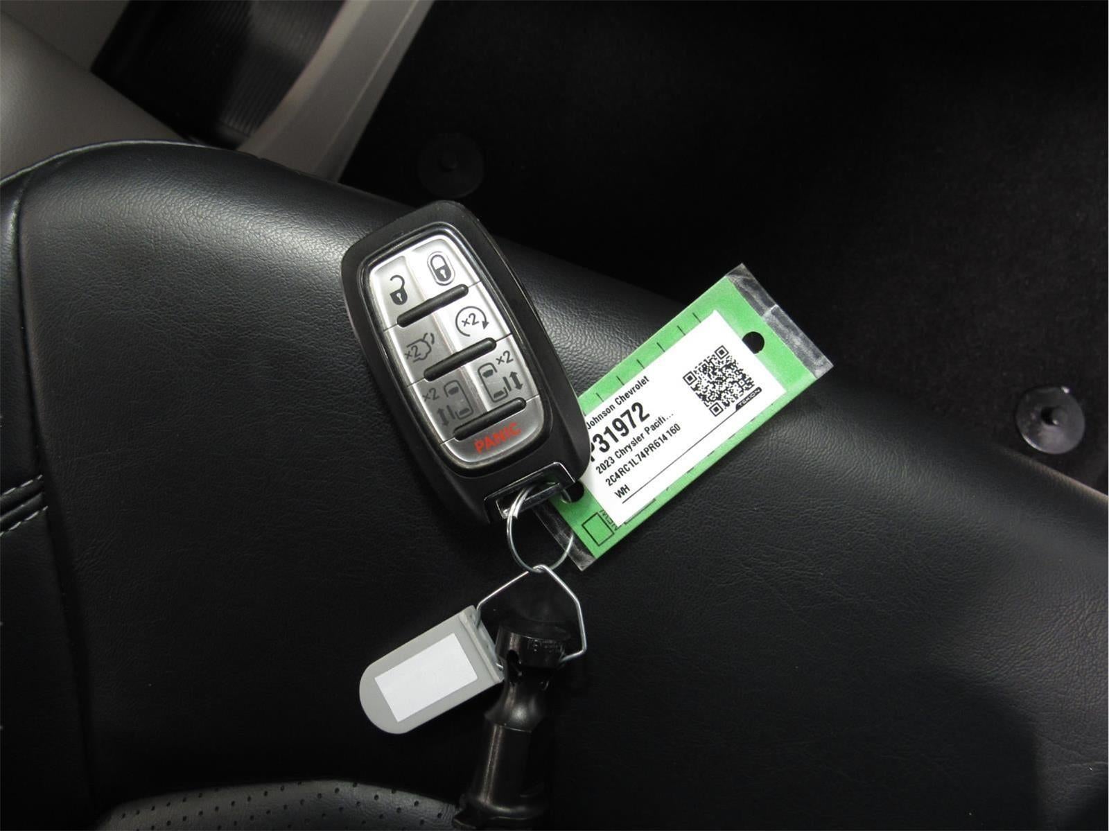 2023 Chrysler Pacifica Hybrid Touring L