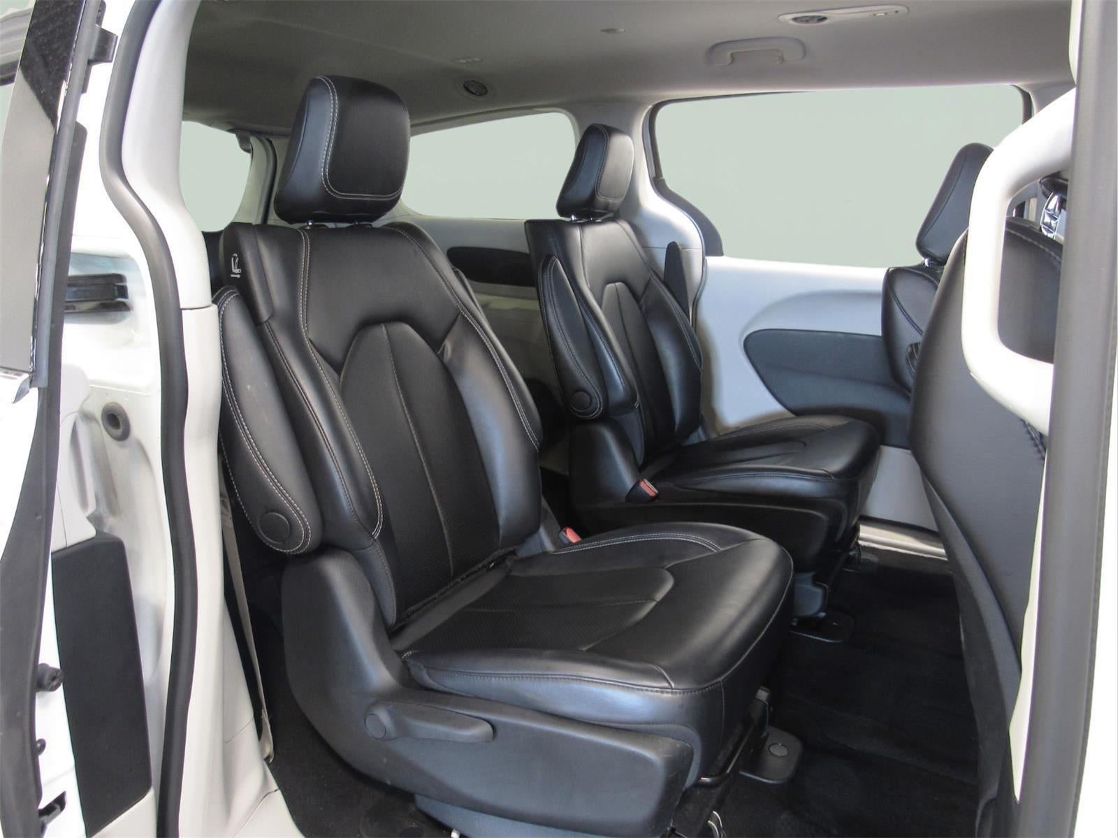 2023 Chrysler Pacifica Hybrid Touring L