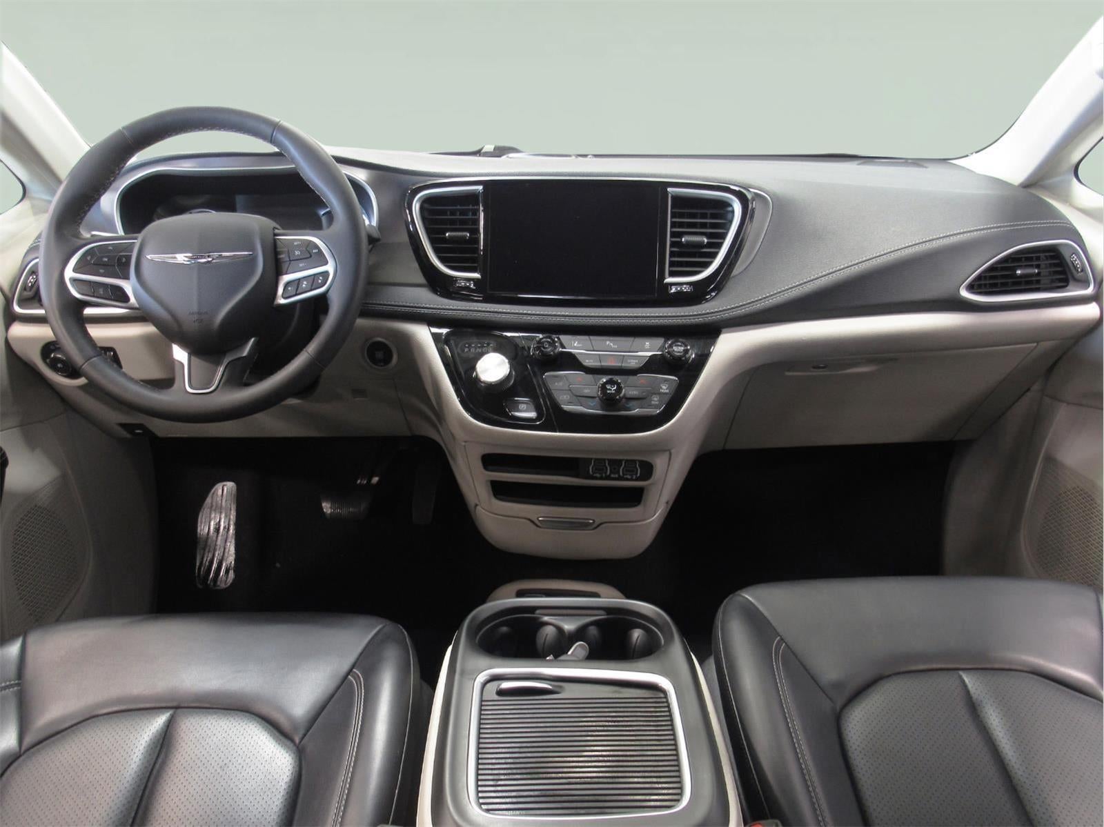 2023 Chrysler Pacifica Hybrid Touring L