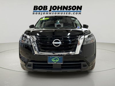 2025 Nissan Pathfinder SV