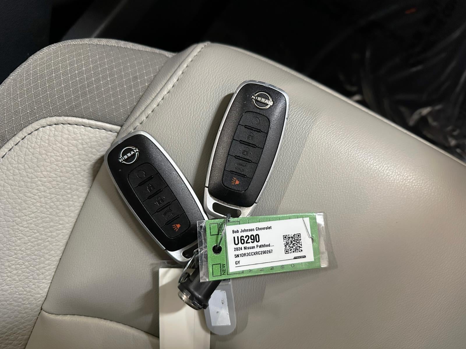 2024 Nissan Pathfinder SL