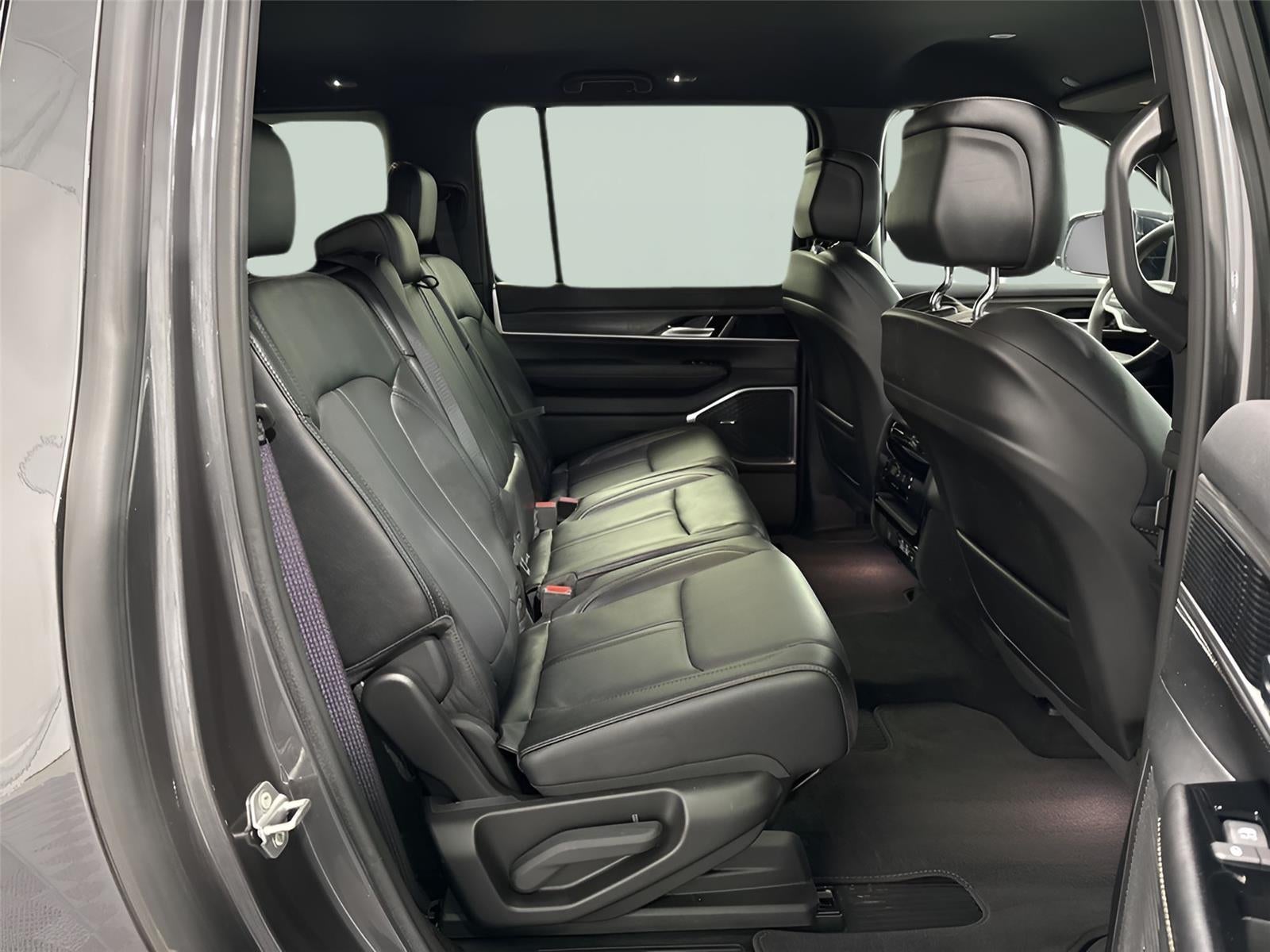 2023 Jeep Wagoneer L Series III 4x4