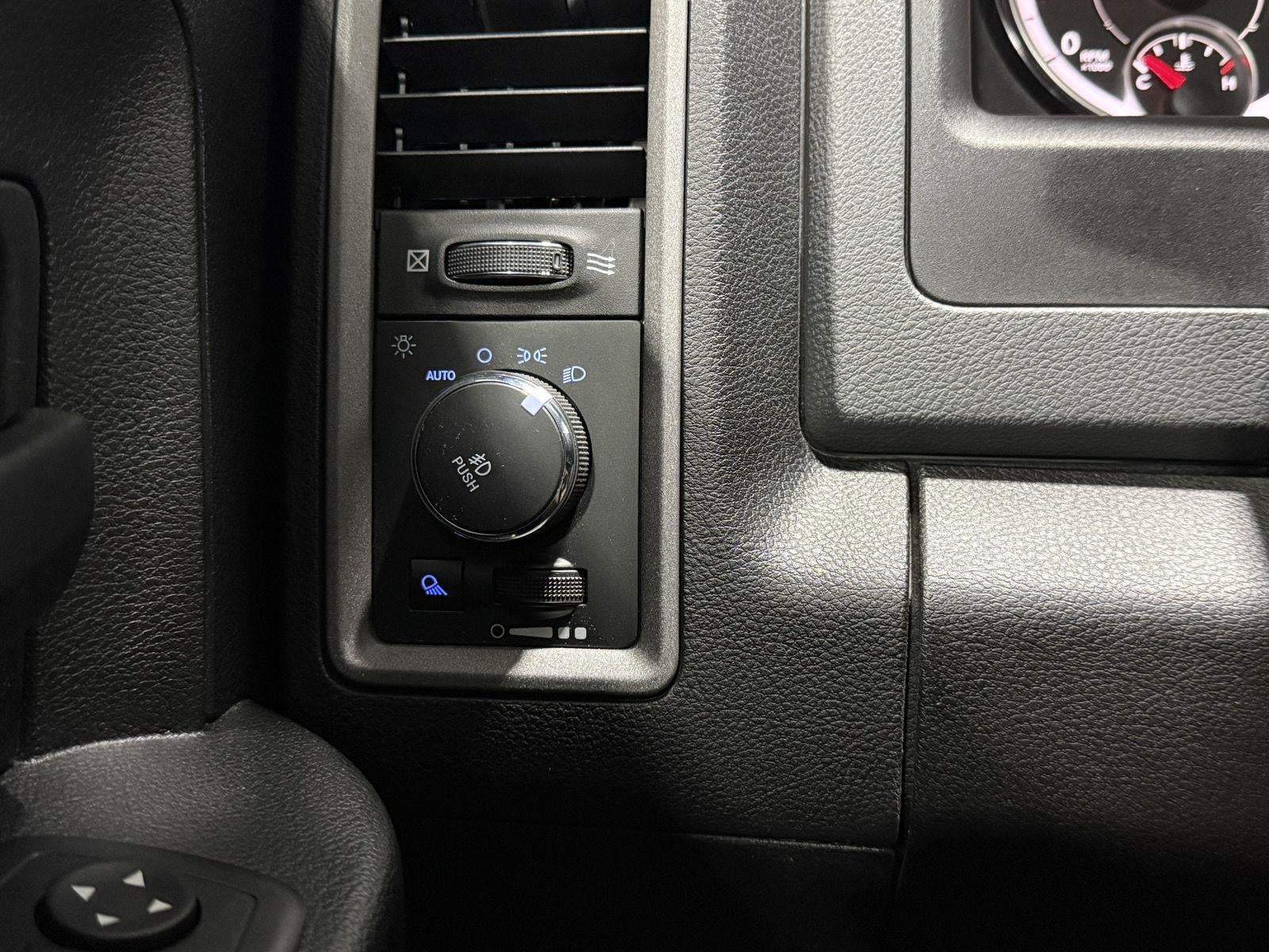 2019 RAM 1500 Classic Express Quad Cab 4x4 6'4' Box