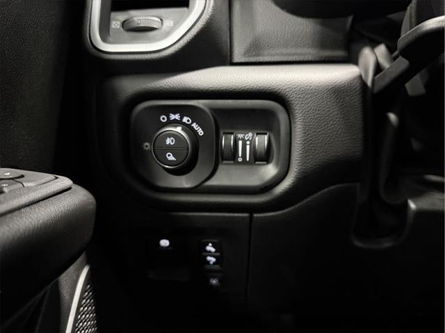 2025 RAM 1500 Big Horn Crew Cab 4x4 5'7' Box