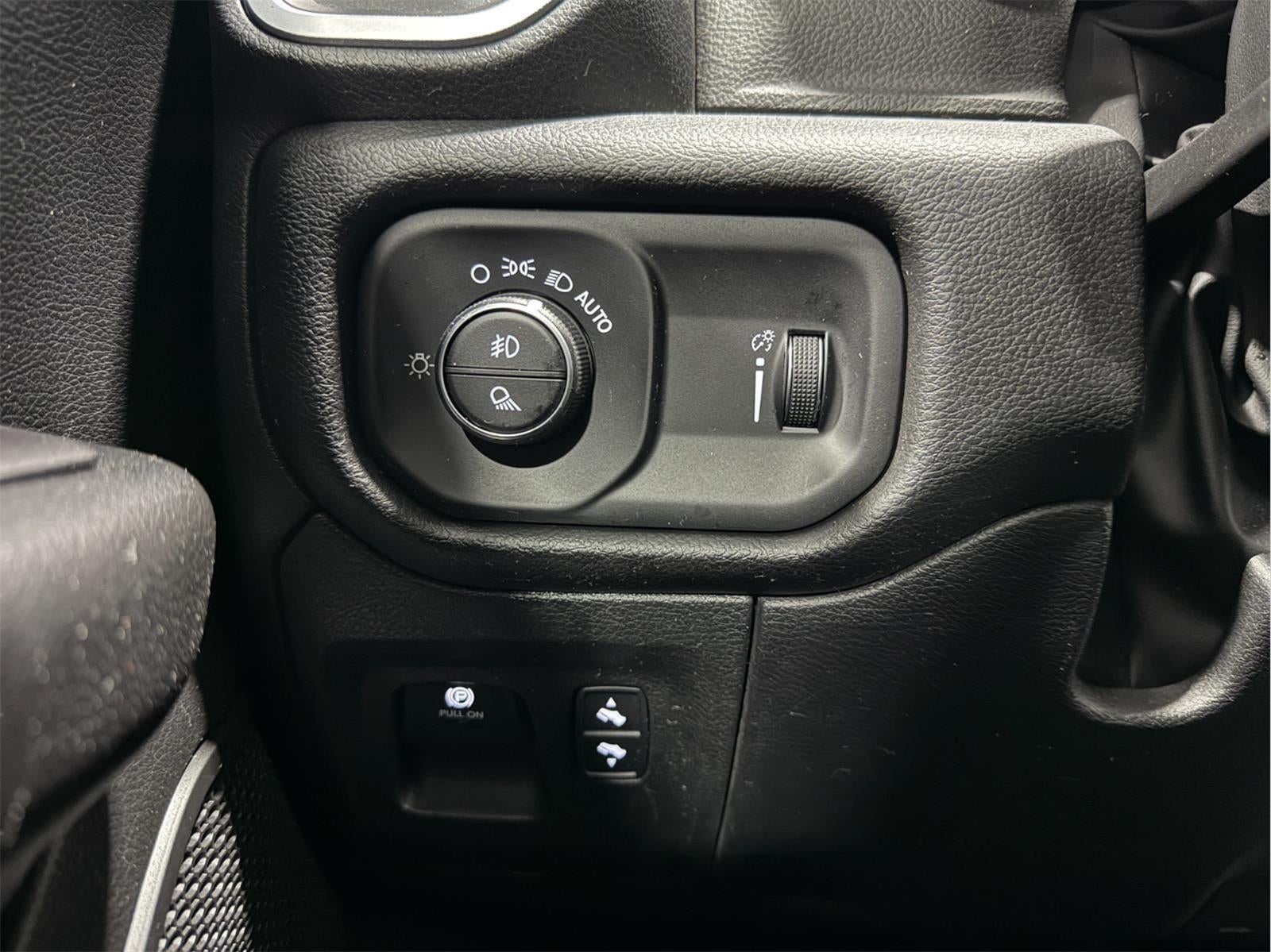 2023 RAM 1500 Big Horn Crew Cab 4x4 5'7' Box