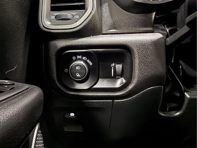 2023 RAM 1500 Tradesman Crew Cab 4x4 5'7' Box