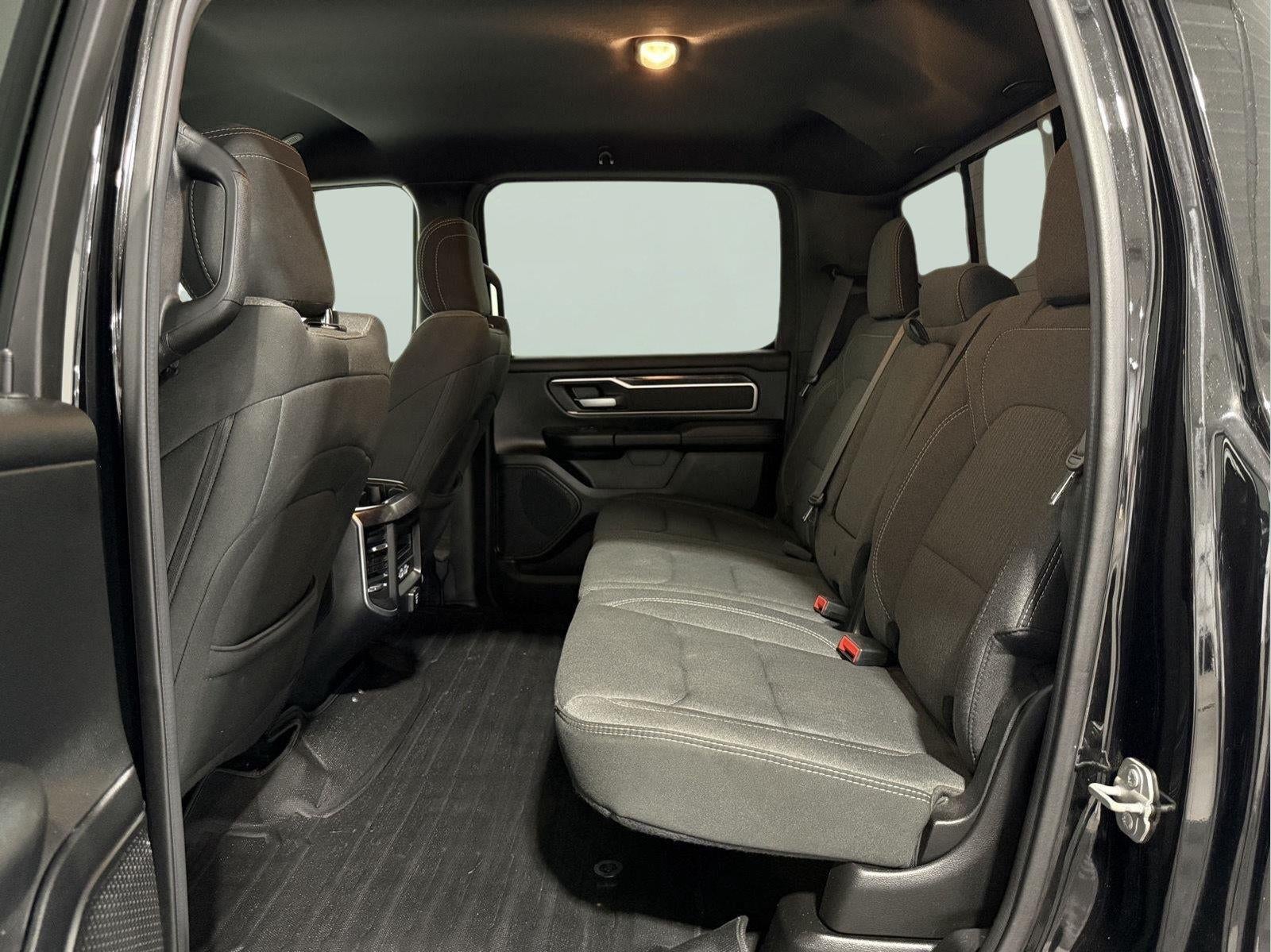 2020 RAM 1500 Big Horn Crew Cab 4x4 5'7' Box
