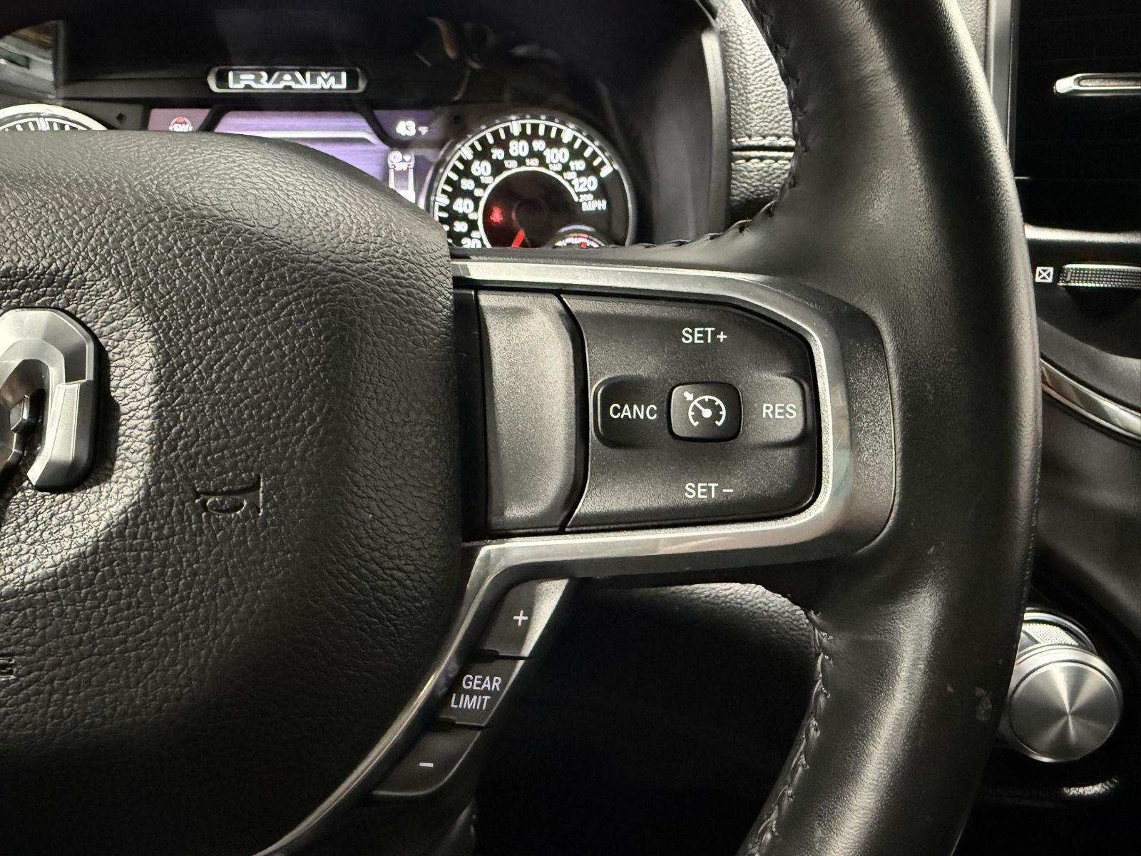 2022 RAM 1500 Laramie Crew Cab 4x4 6'4' Box