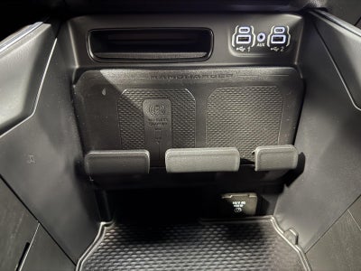 2022 RAM 1500 Laramie Crew Cab 4x4 6'4' Box