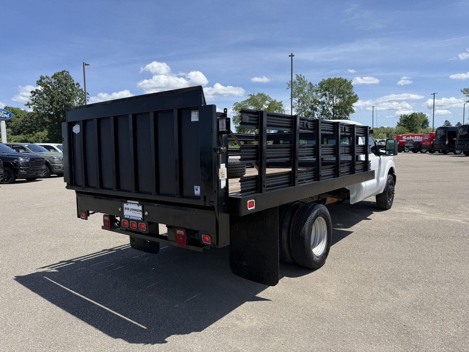 2015 Ford F-350 Chassis 2WD Reg Cab 165 WB 84 CA XL
