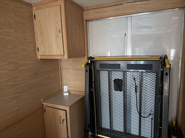 2019 Ford E-450 Cutaway E-450 DRW 158 WB