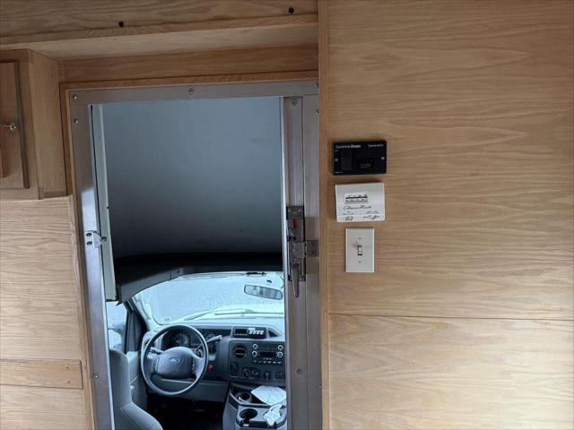 2019 Ford E-450 Cutaway E-450 DRW 158 WB