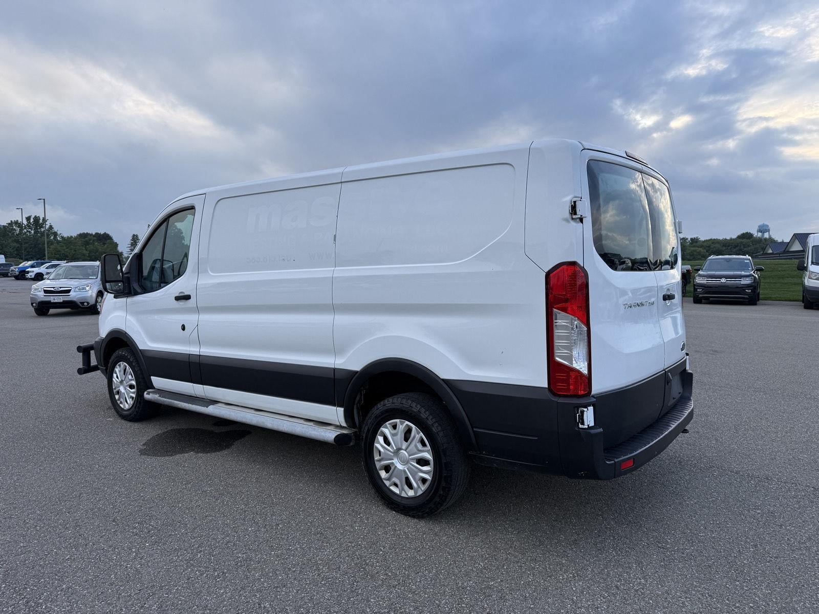 2019 Ford Transit-250 T-250 130' Low Rf 9000 GVWR Swing-Out RH Dr