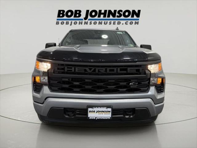 2023 Chevrolet Silverado 1500 4WD Crew Cab Short Bed Custom