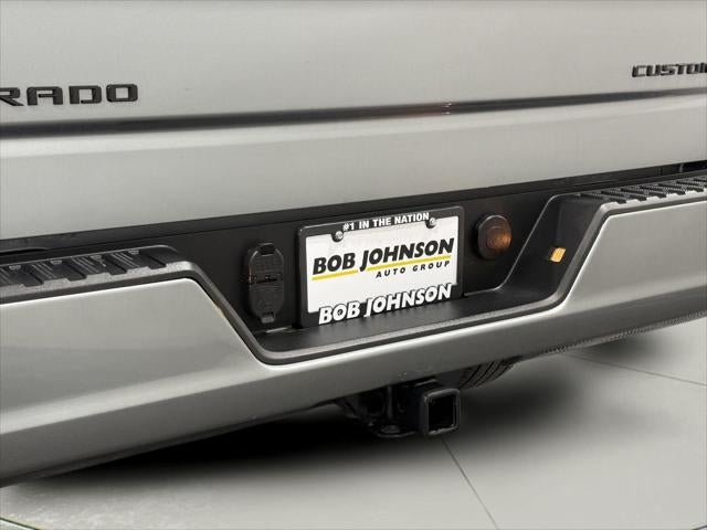 2023 Chevrolet Silverado 1500 4WD Crew Cab Short Bed Custom