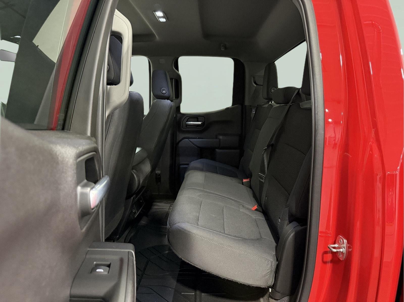2021 Chevrolet Silverado 1500 4WD Double Cab Standard Bed Custom