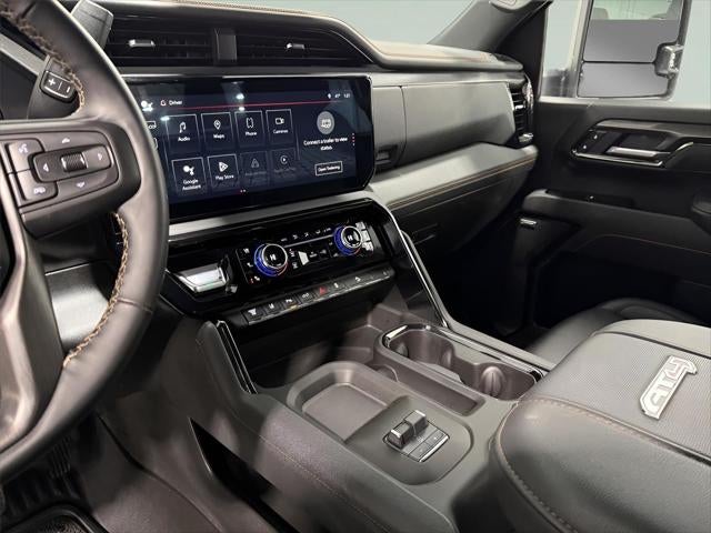 2025 GMC Sierra 2500HD 4WD Crew Cab Standard Bed AT4