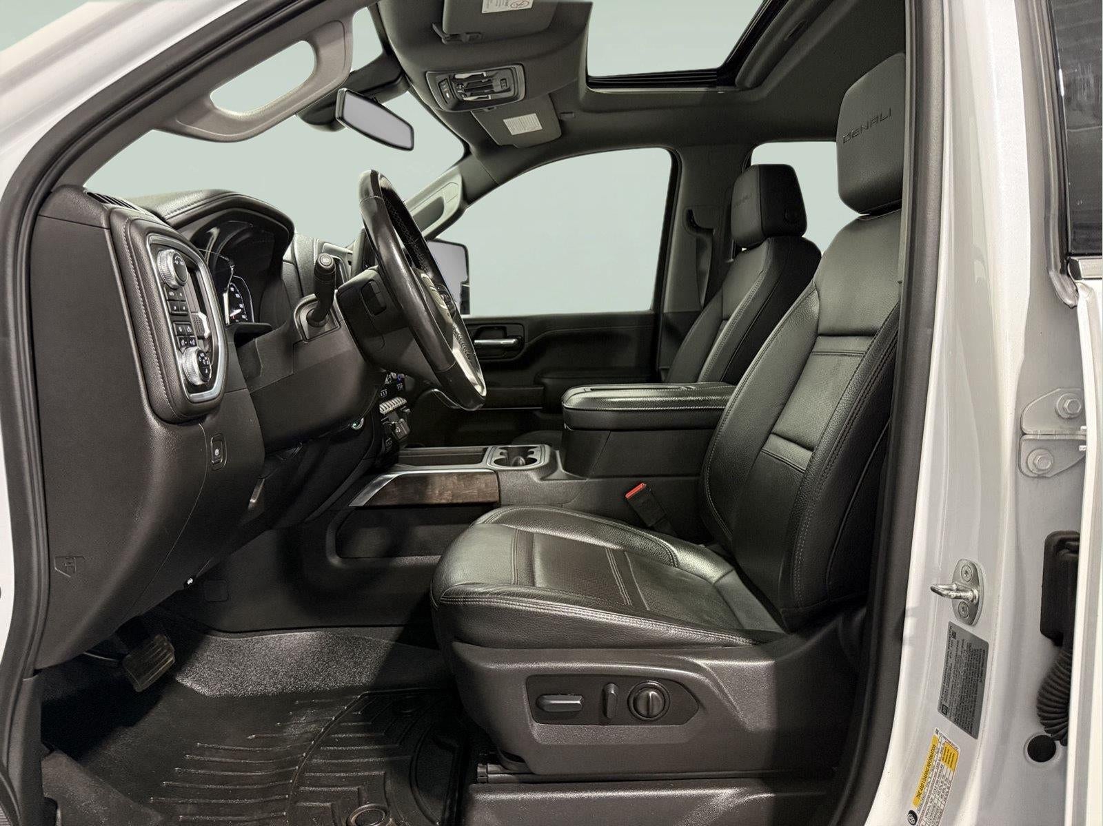 2022 GMC Sierra 2500HD 4WD Crew Cab Standard Bed Denali