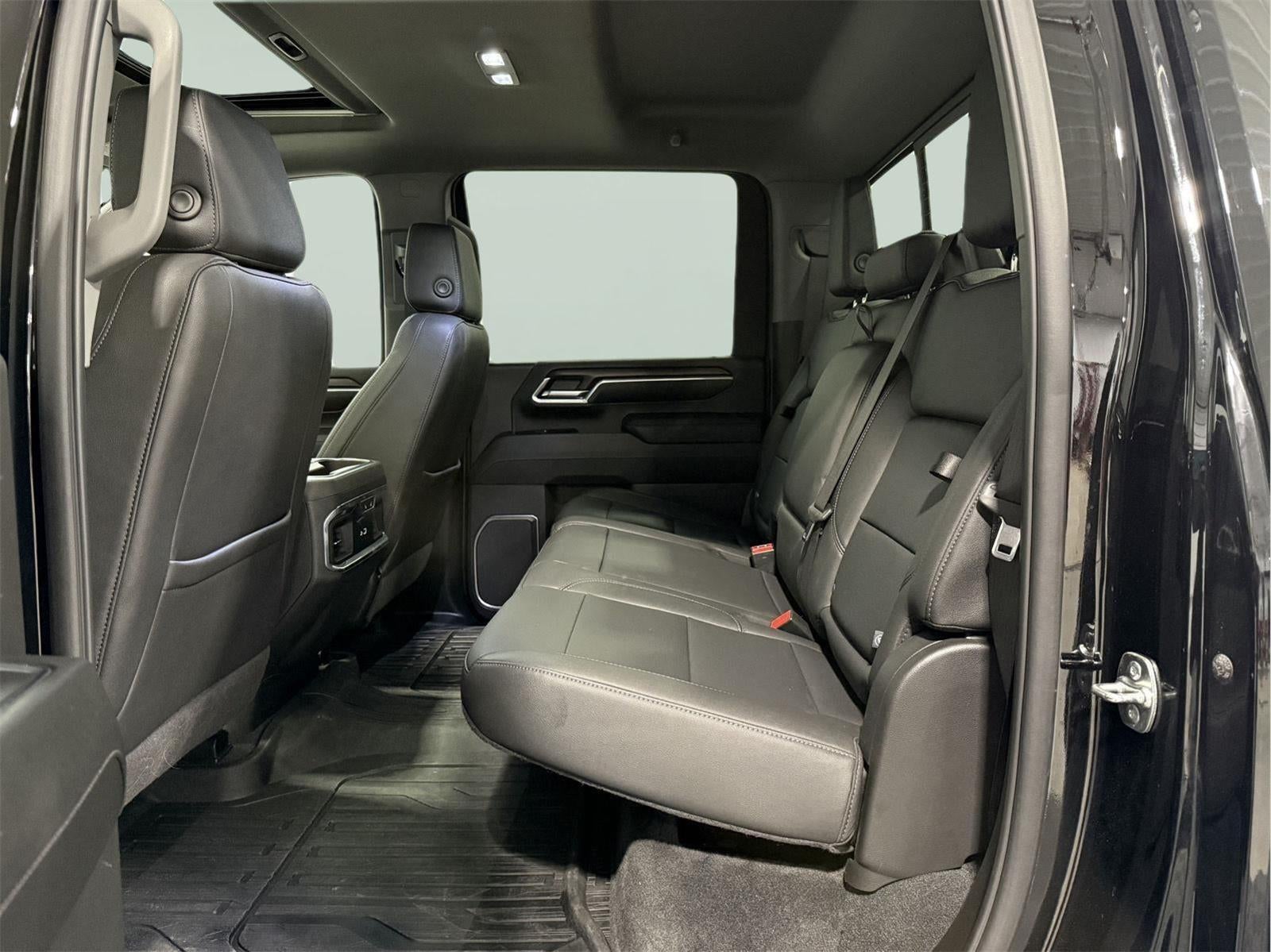 2025 GMC Sierra 2500HD 4WD Crew Cab Standard Bed SLT