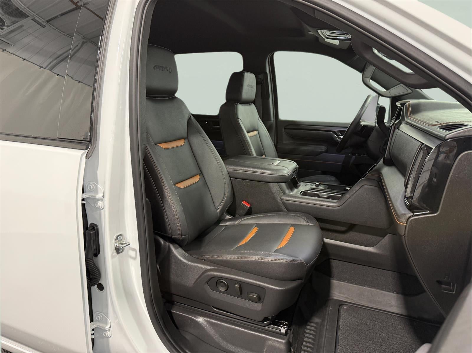 2025 GMC Sierra 2500HD 4WD Crew Cab Standard Bed AT4