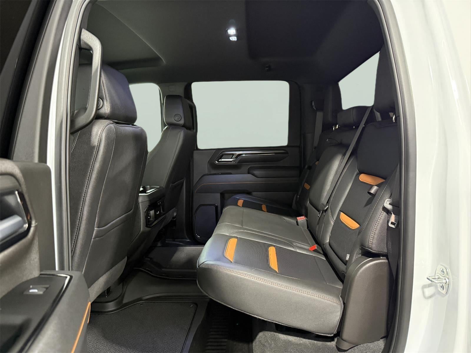 2025 GMC Sierra 2500HD 4WD Crew Cab Standard Bed AT4