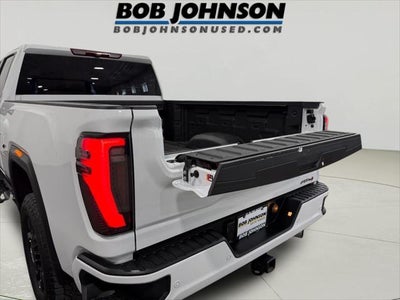 2025 GMC Sierra 2500HD 4WD Crew Cab Standard Bed AT4