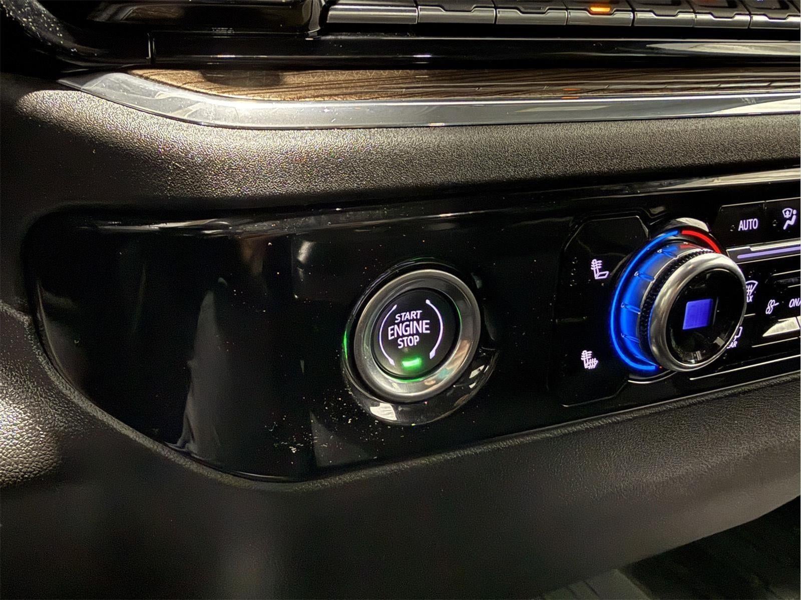 2023 GMC Sierra 1500 4WD Crew Cab Short Box Elevation with 3VL