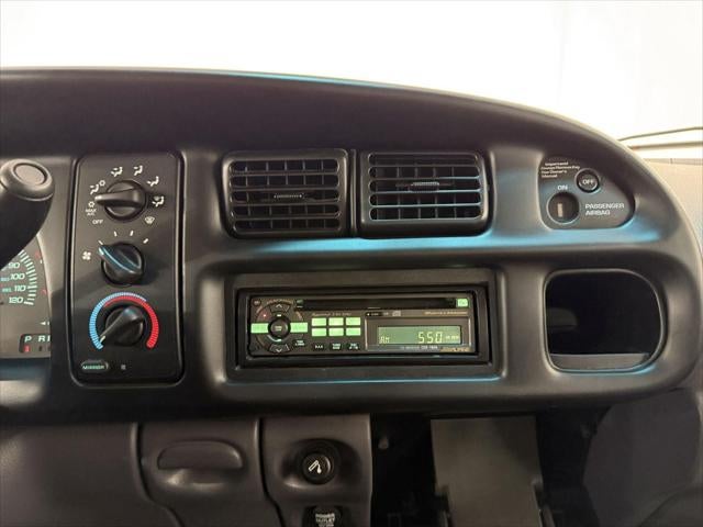 1999 Dodge Ram 1500 2dr Club Cab 139 WB 4WD
