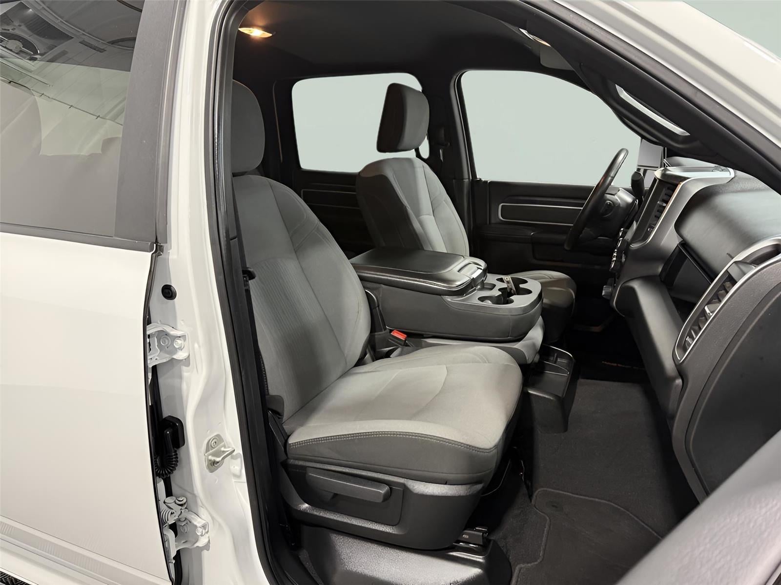 2024 RAM 3500 Big Horn Crew Cab 4x4 8' Box