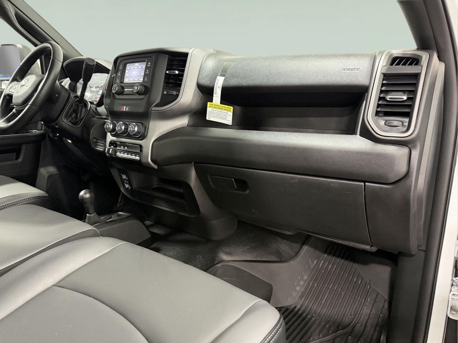 2024 RAM 5500 Chassis Tradesman/SLT