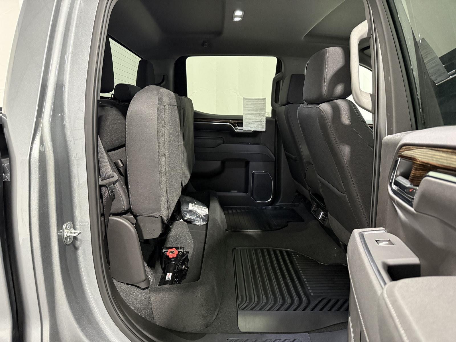 2025 GMC Sierra 1500 4WD Crew Cab Short Box Elevation with 3VL