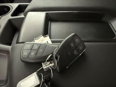 2025 GMC Sierra 1500 4WD Crew Cab Short Box Elevation with 3VL