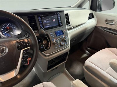 2020 Toyota Sienna LE