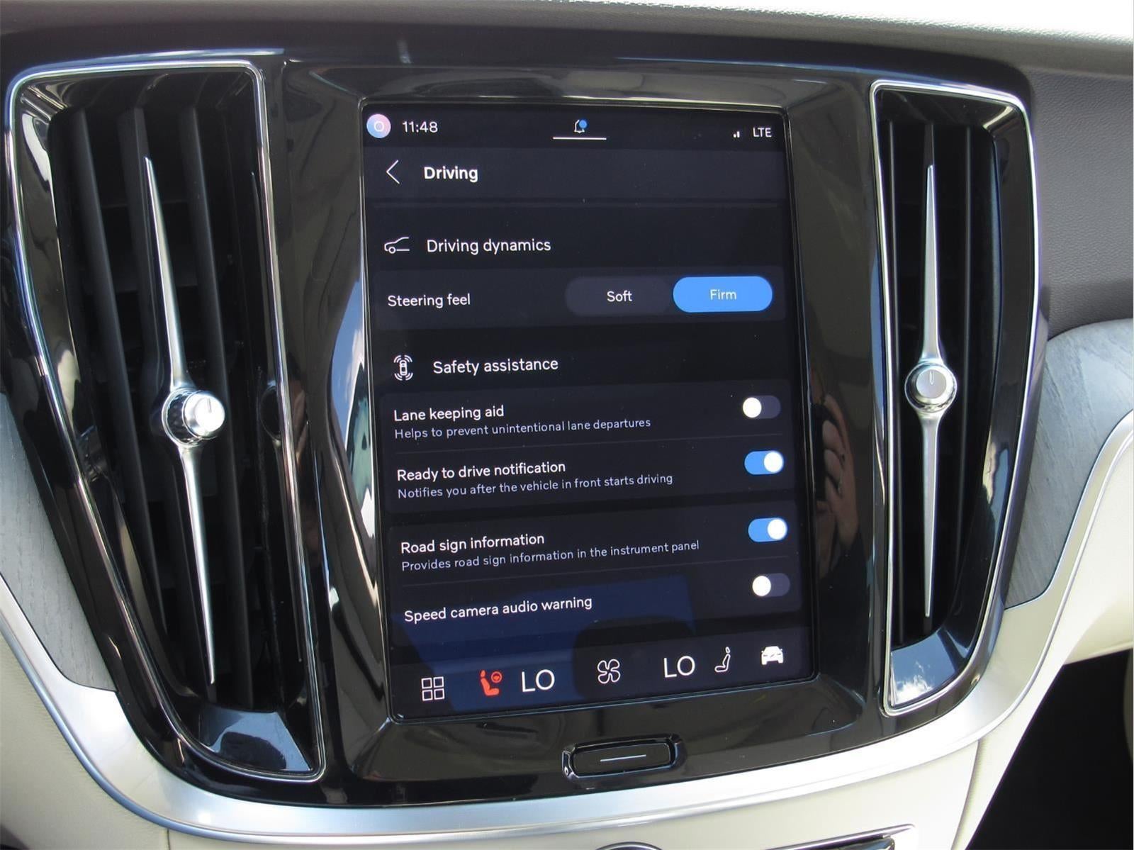 2023 Volvo S60 B5 Plus Dark Theme
