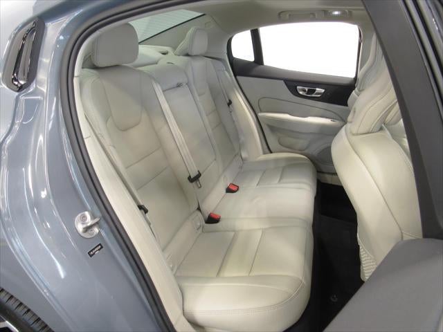 2023 Volvo S60 B5 Plus Dark Theme