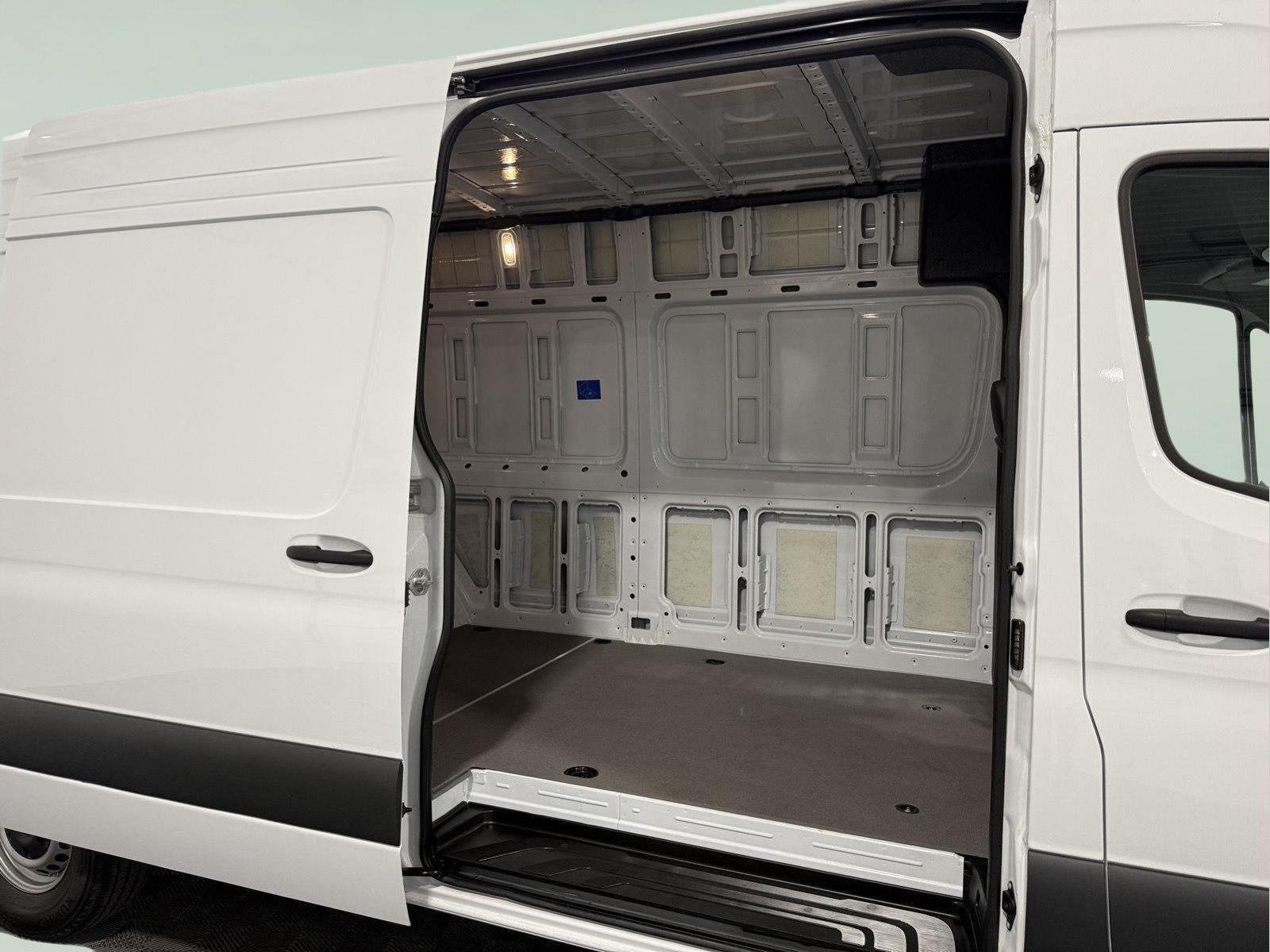 2025 Mercedes-Benz Sprinter 2500 High Roof 4-Cyl Diesel HO