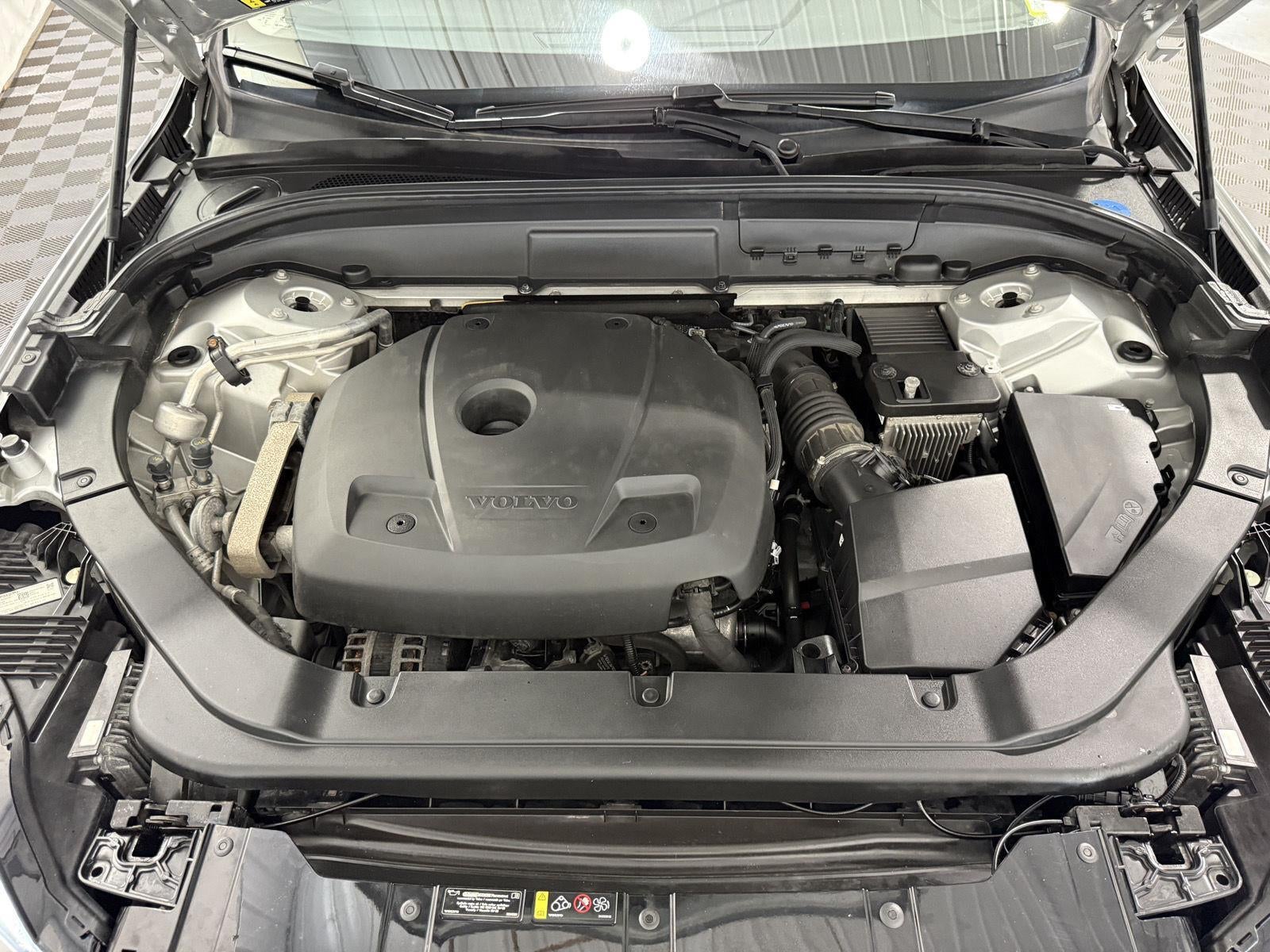 2021 Volvo XC60 T6 Momentum