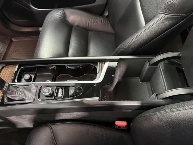 2021 Volvo XC60 T6 Momentum