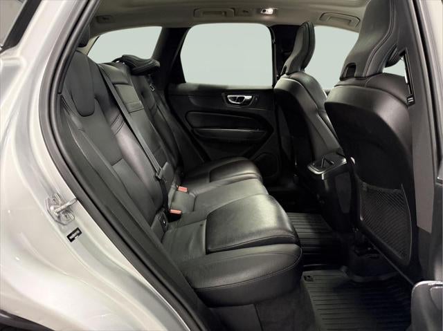 2021 Volvo XC60 T6 Momentum