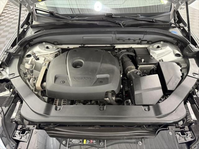 2021 Volvo XC60 T6 Momentum