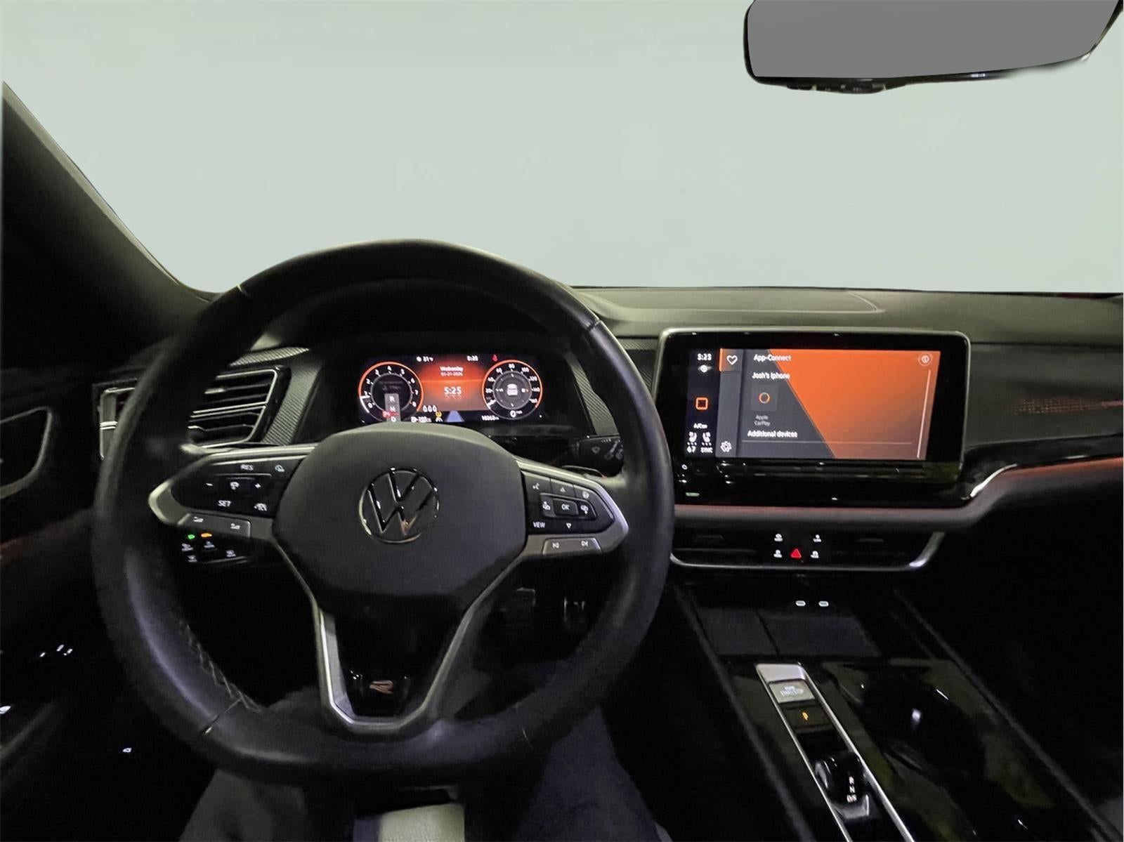 2024 Volkswagen Atlas Cross Sport 2.0T SEL R-Line