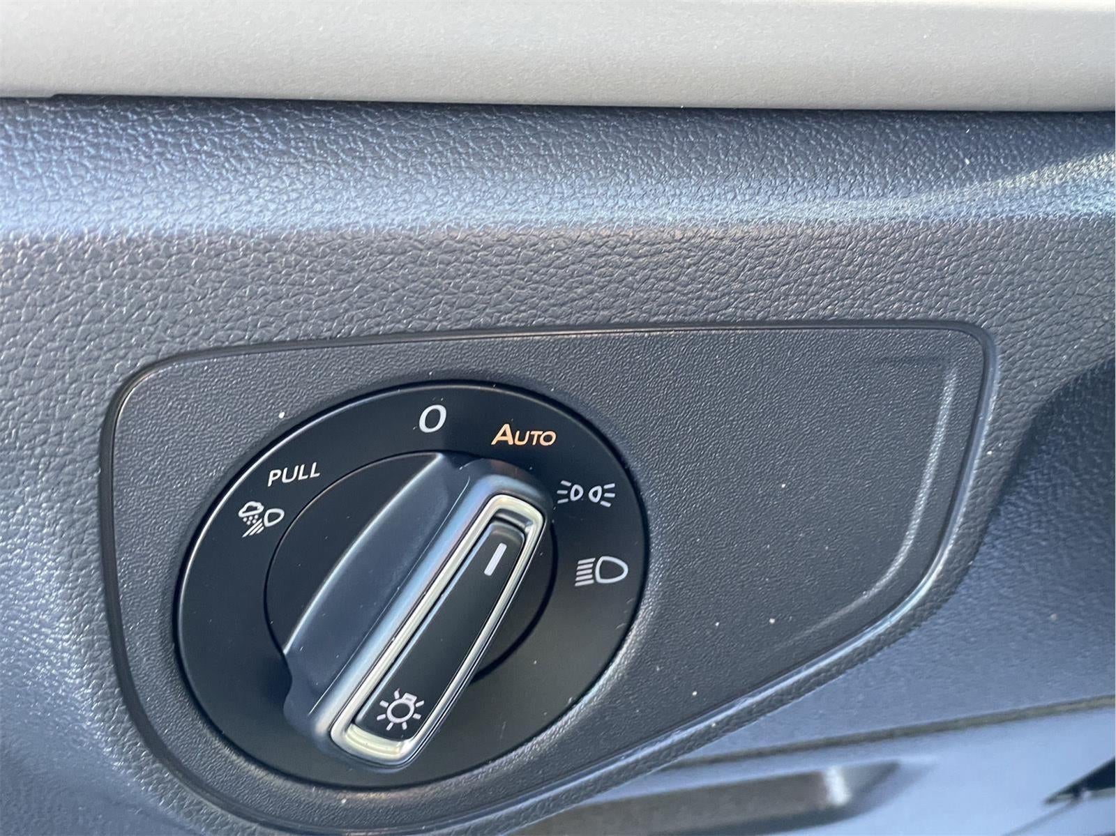 2021 Volkswagen Atlas 3.6L V6 SE w/Technology R-Line