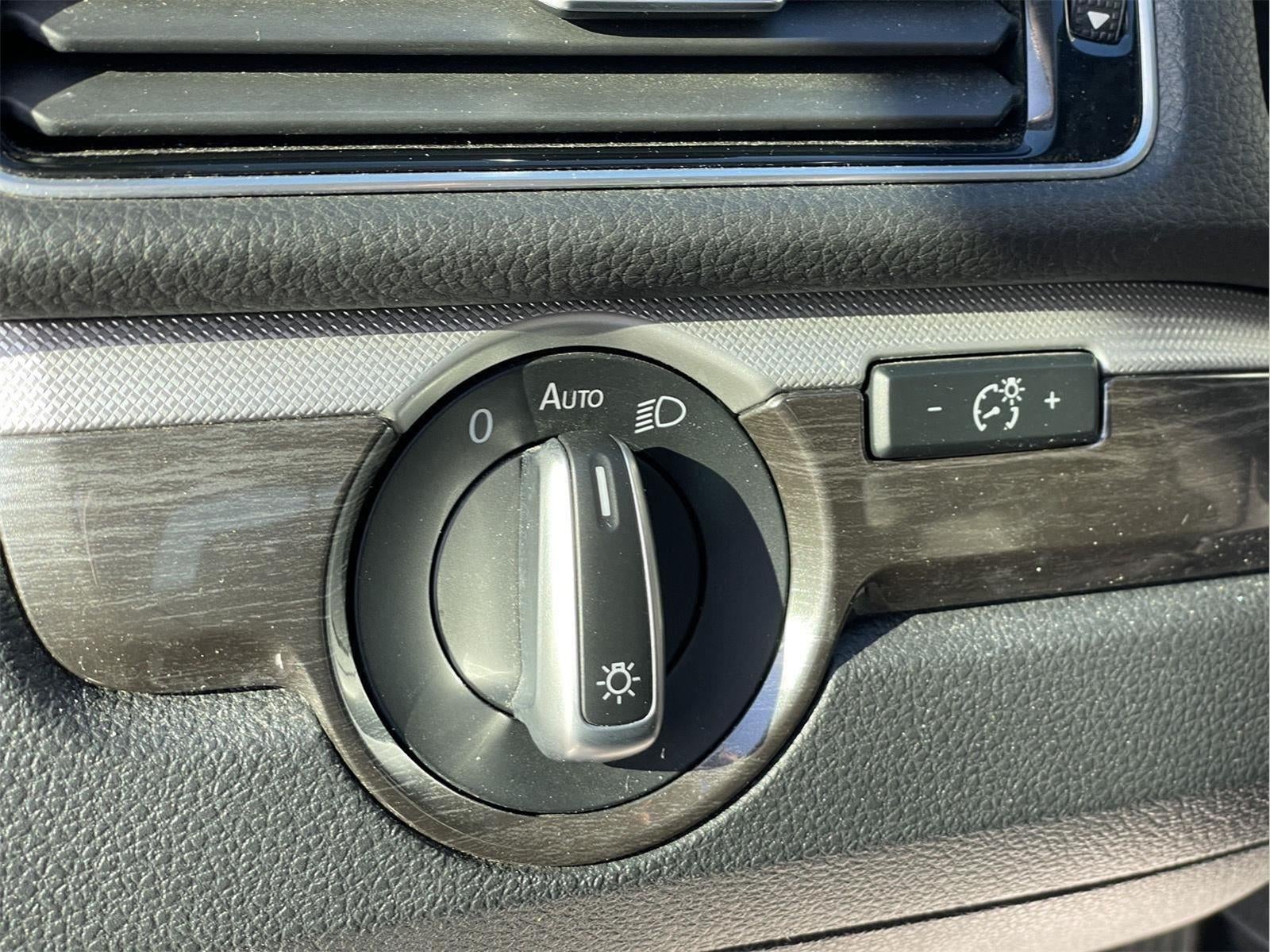 2018 Volkswagen Passat 2.0T SE