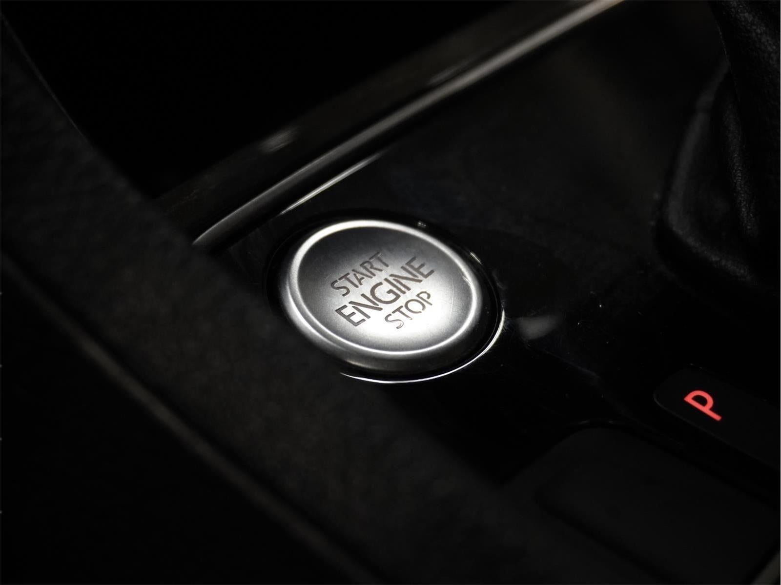 2018 Volkswagen Passat 2.0T SEL Premium