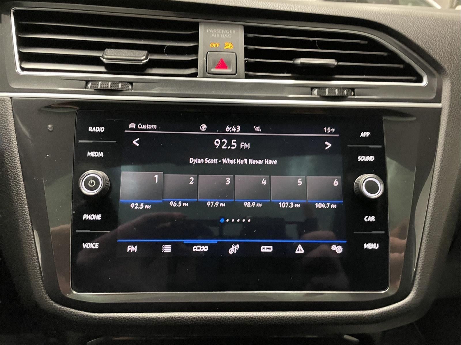 2023 Volkswagen Tiguan SE R-Line Black