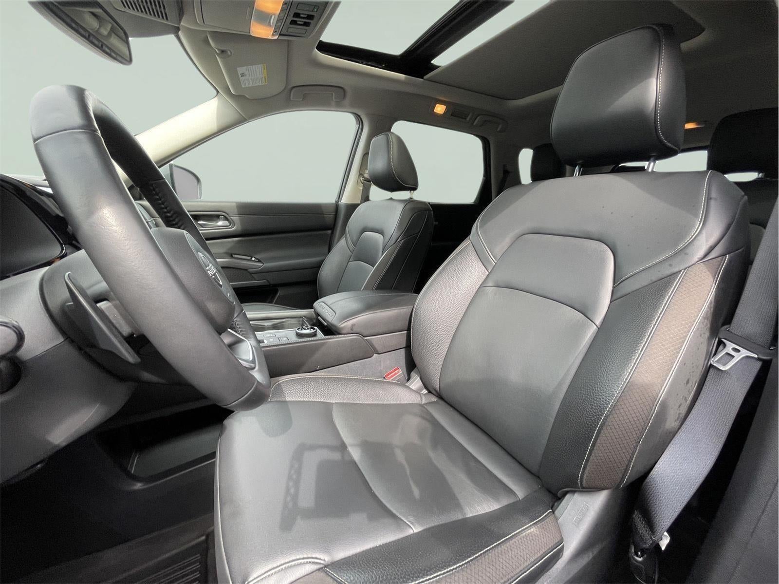 2022 Nissan Pathfinder SL