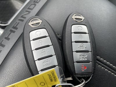 2022 Nissan Pathfinder SL