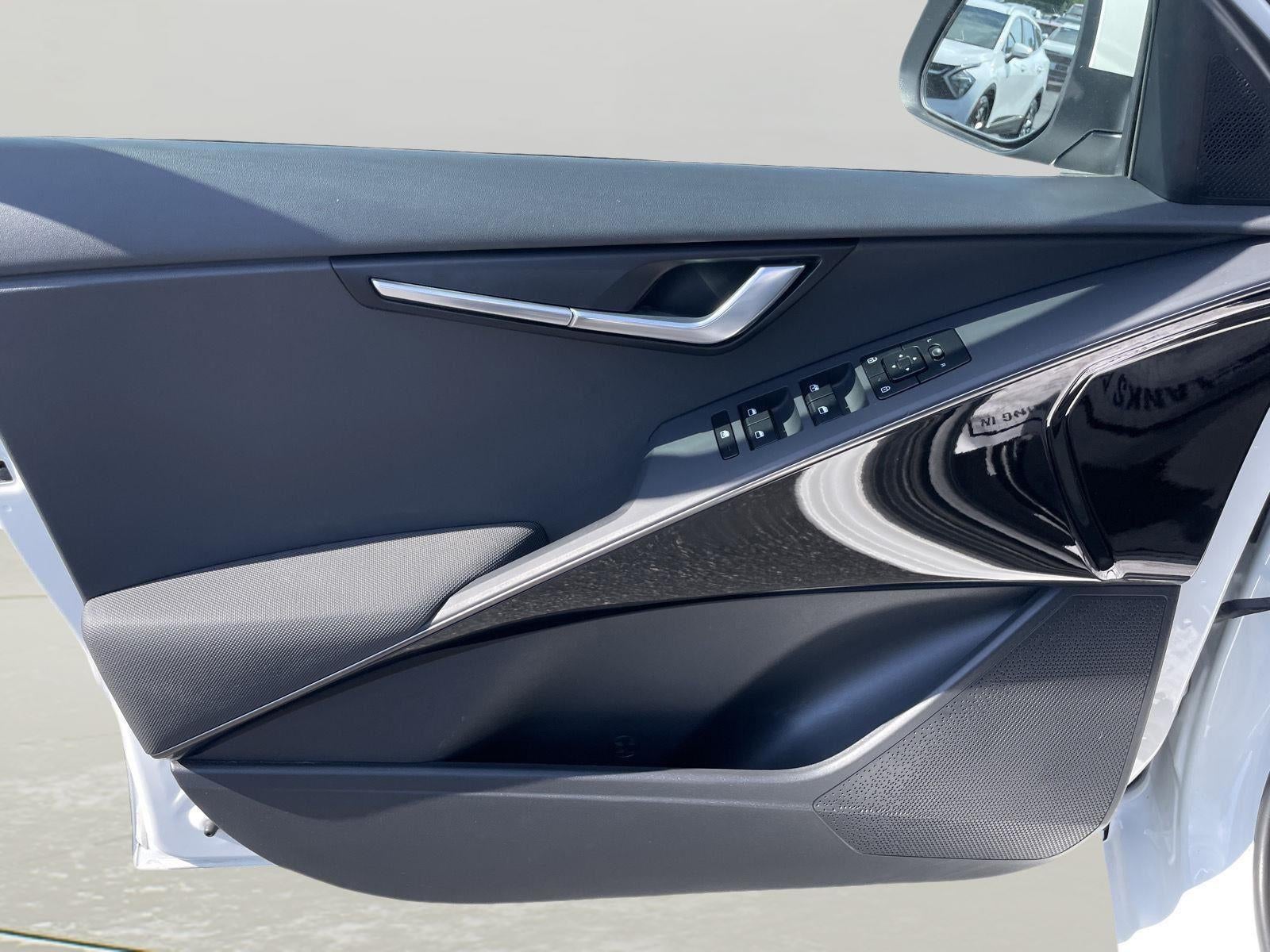 2023 Kia Niro EX