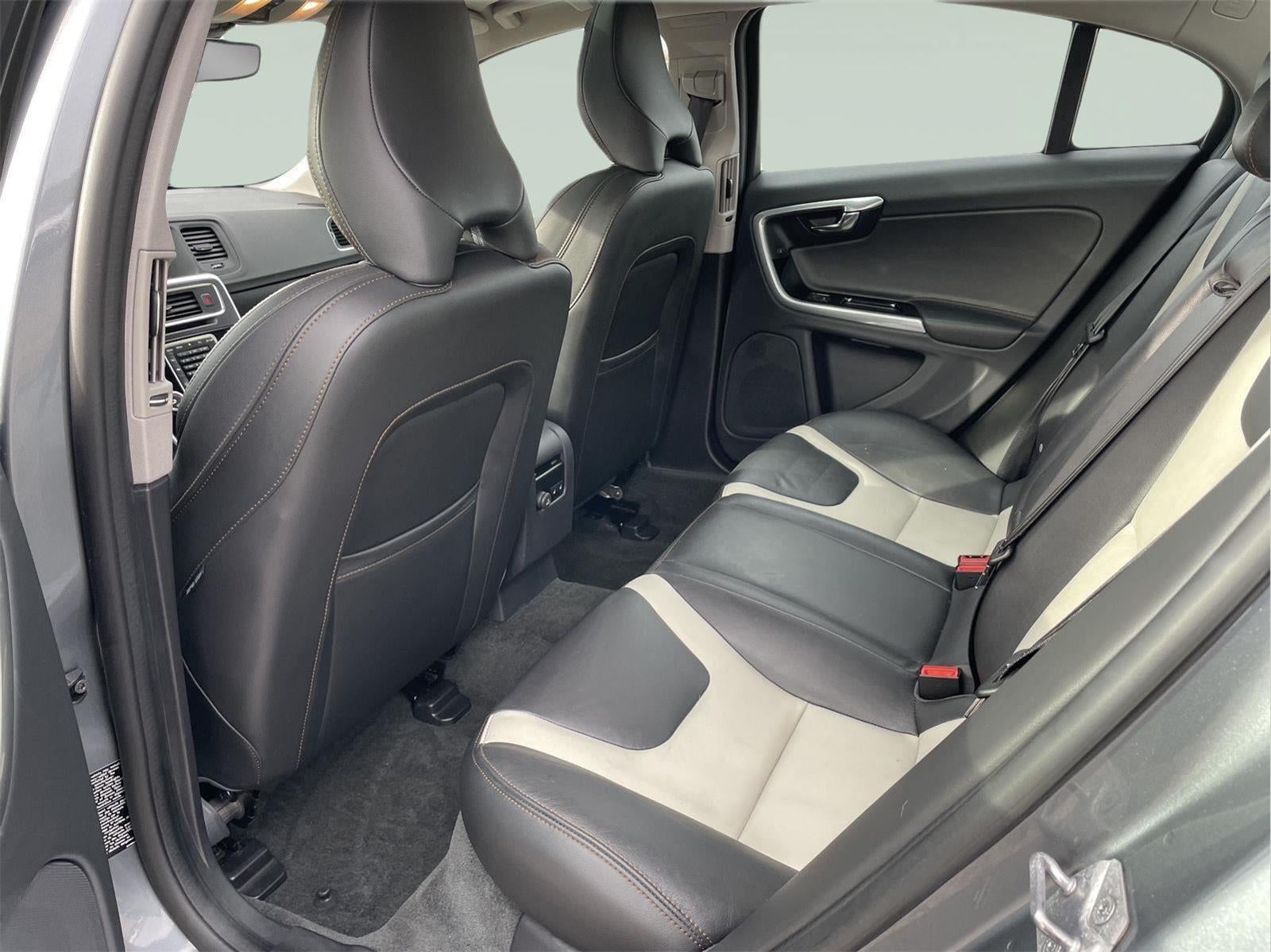 2017 Volvo S60 Cross Country SEDAN